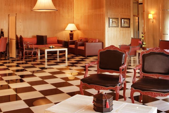 Guest Lobby