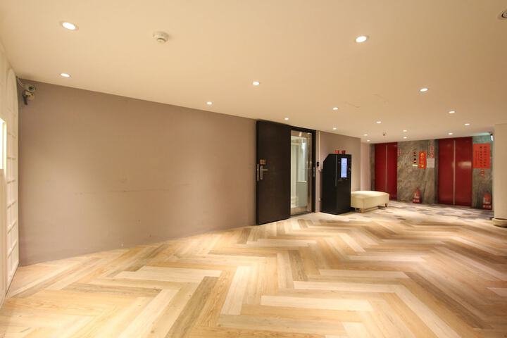 Hotel 3 of 80