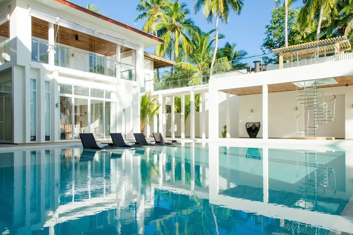 Pool 12 of 26