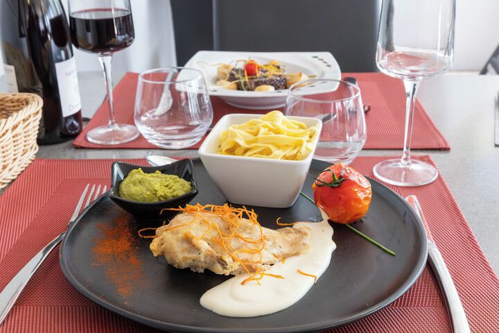 Dining 44 of 67