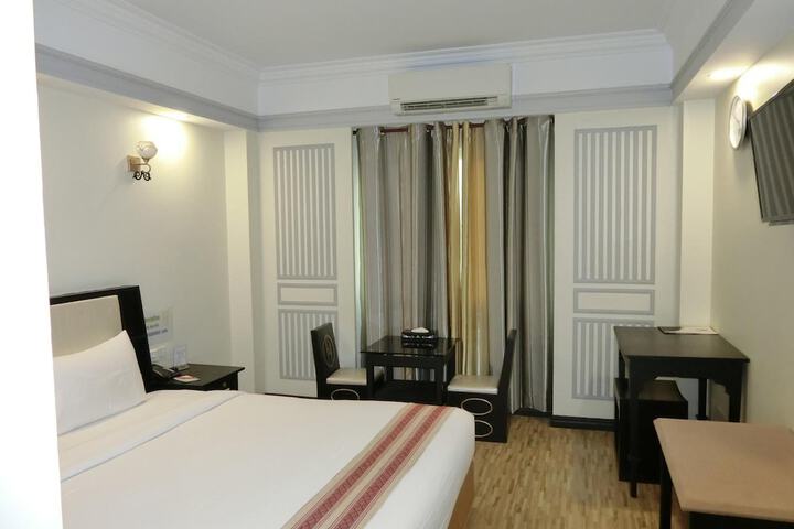 Room 12 of 26