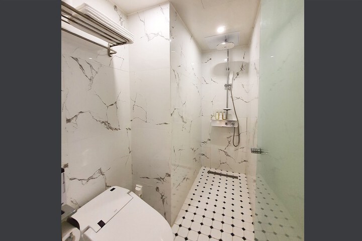 Room 44 of 59