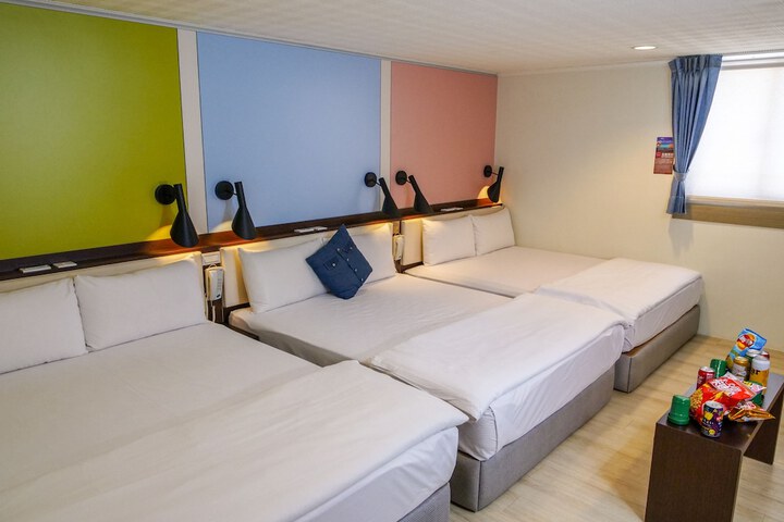 Room 50 of 87