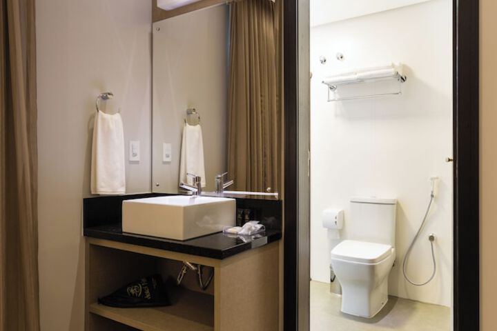 Room 32 of 56