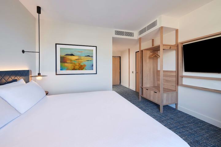 Room 9 of 51