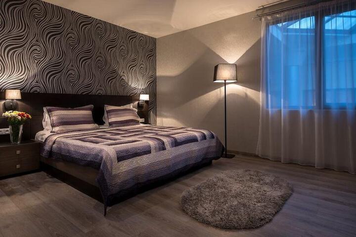 Room 25 of 76