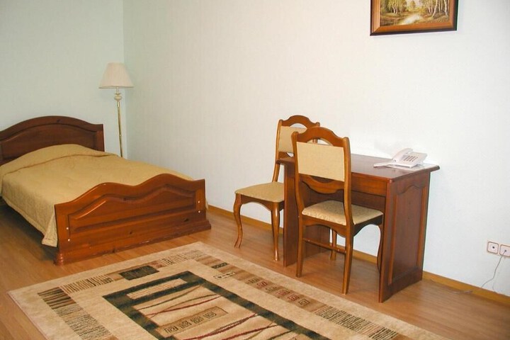 Room 10 of 24