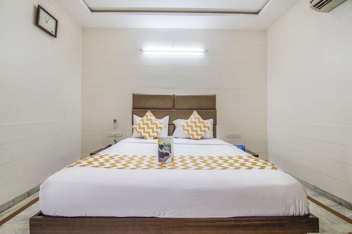 Room 2 of 6