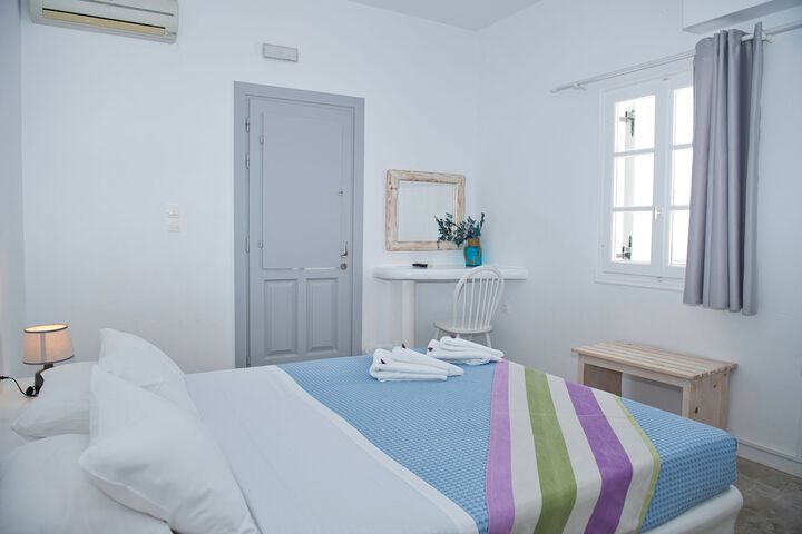 Room 4 of 61