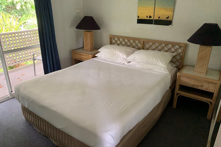 Room 7 of 76