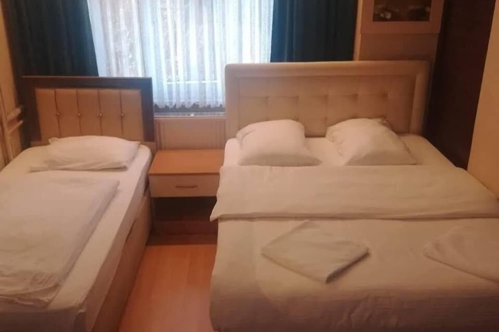 Room 11 of 32