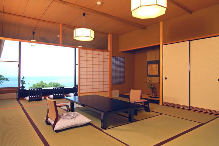 Room 3 of 48
