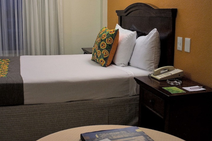 Room 30 of 106