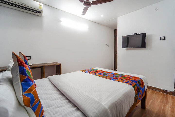 Room 13 of 21