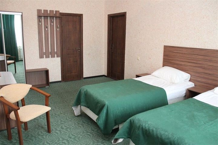 Room 7 of 40