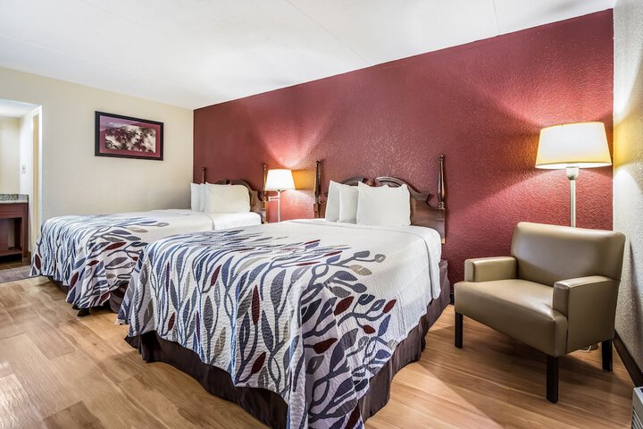 2 Double Beds (1 of 5)