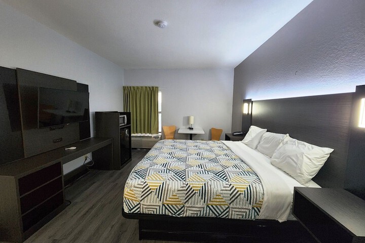 Room 18 of 49