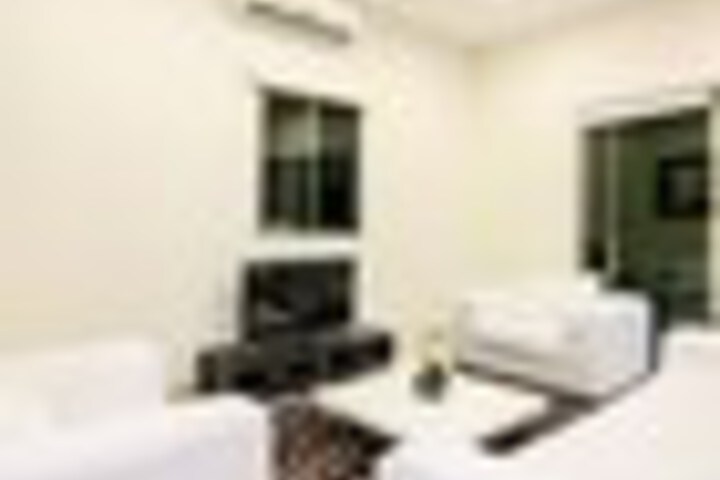Room 44 of 69