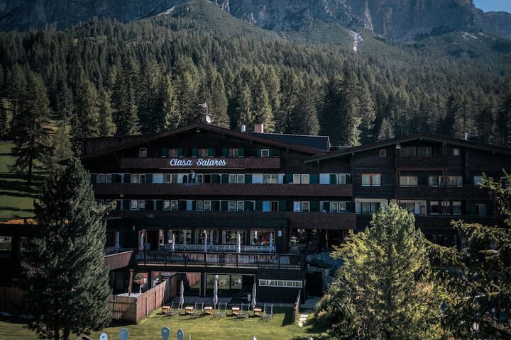 Hotel Exterior 100 of 111