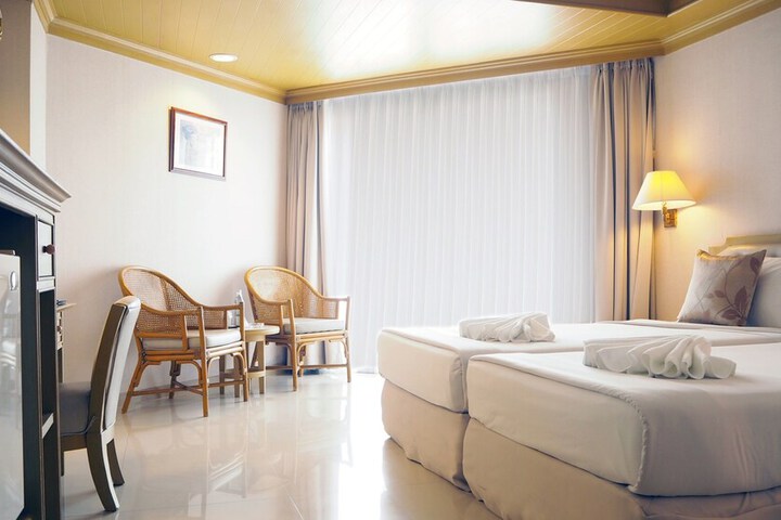 Room 7 of 50