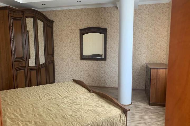 Room 11 of 26