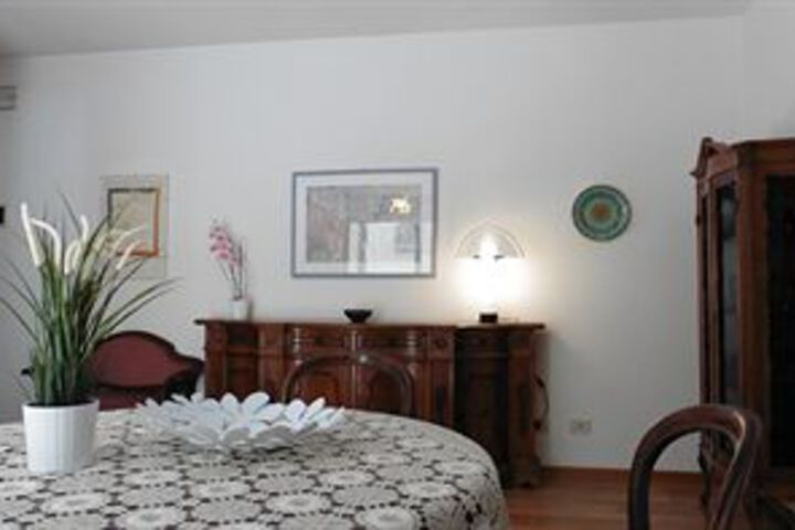 Room 726 of 871