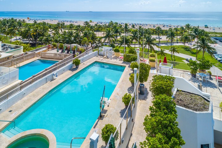 Rooftop pool