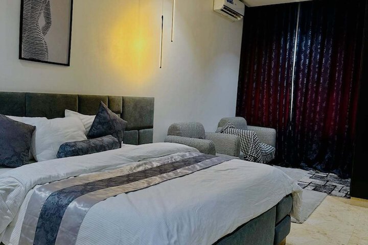Homtel Derivative and Suites