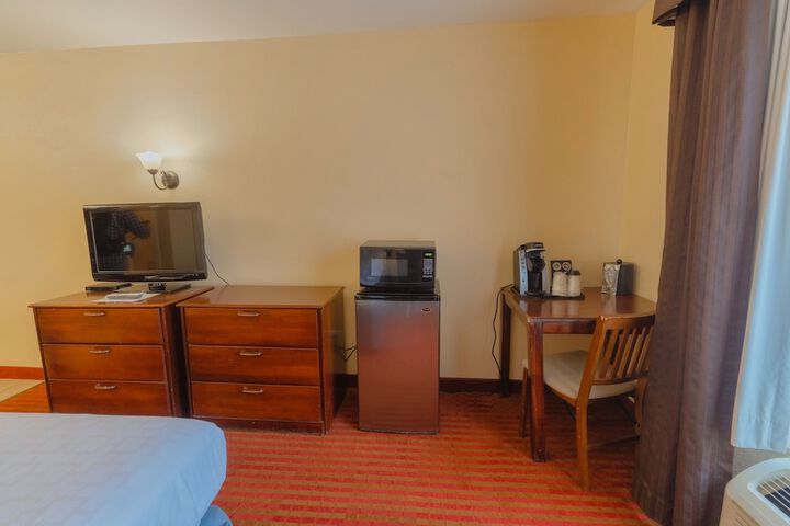 Room 33 of 71