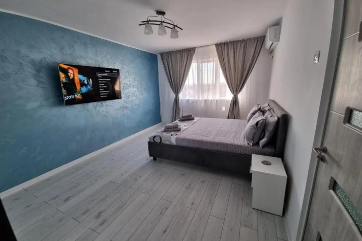 Room 3 of 10