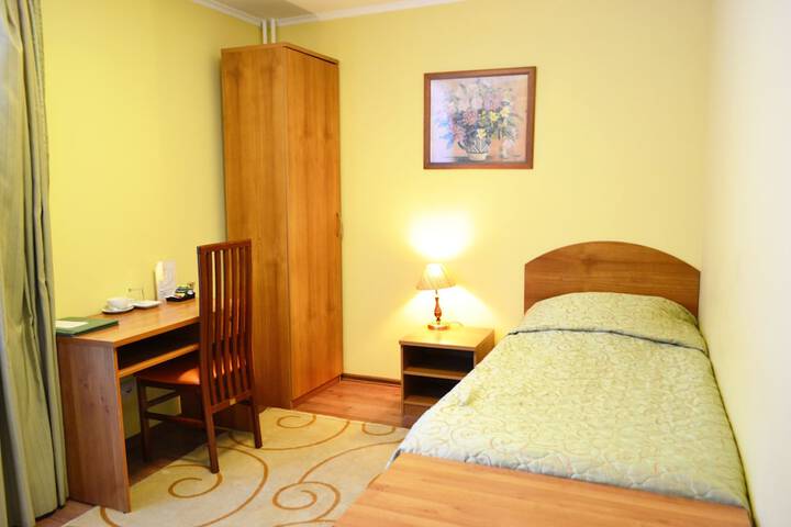 Room 4 of 344
