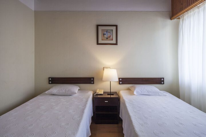 Room 26 of 87