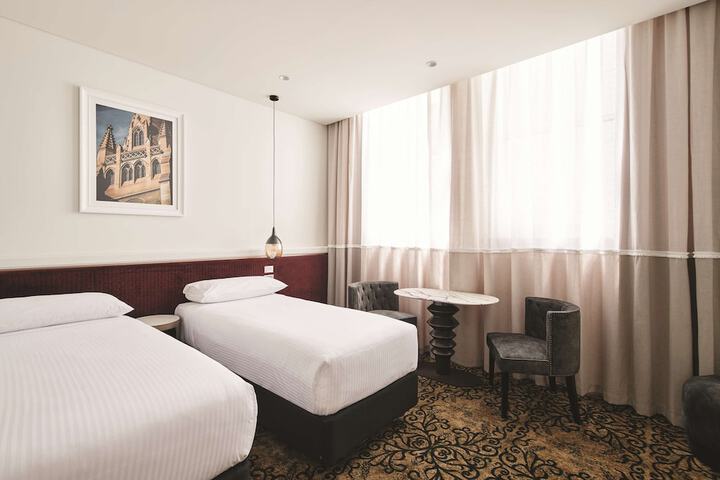 Room 49 of 100