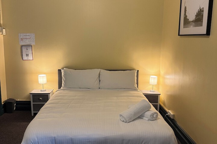 Room 14 of 30