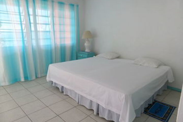 Room 17 of 33