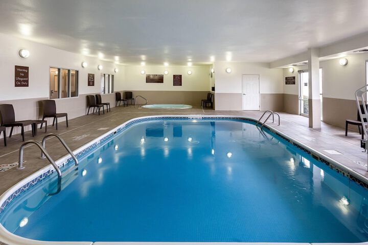 Hotel with Pool