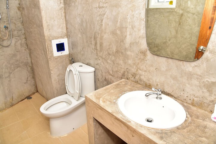 Room 15 of 39