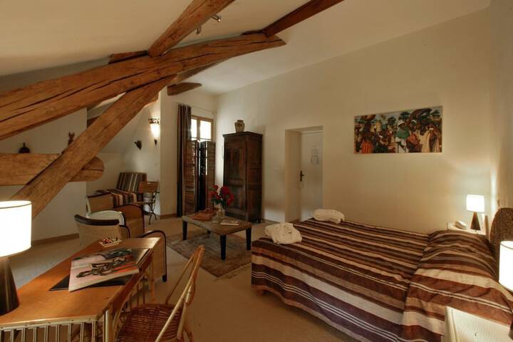 Room 4 of 43