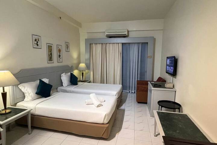 Room 148 of 650