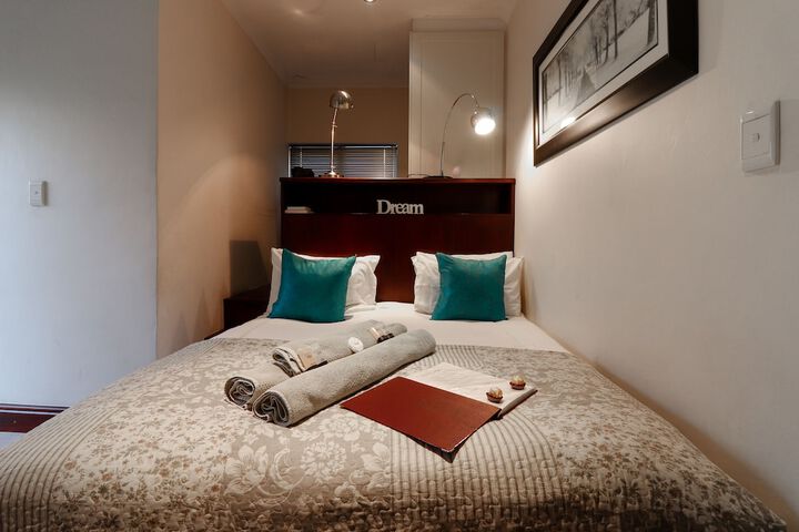 Room 4 of 86