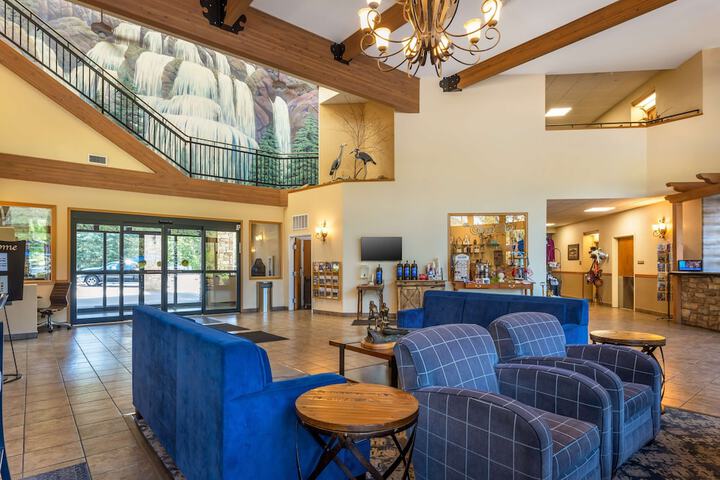 Hotel Lobby