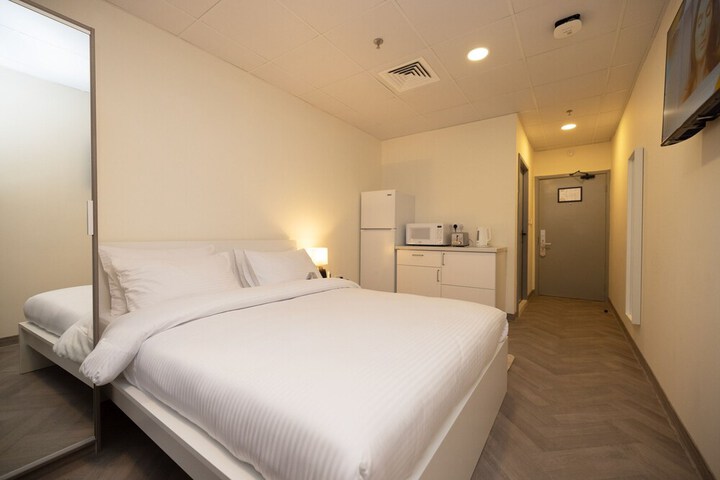 Room 11 of 25