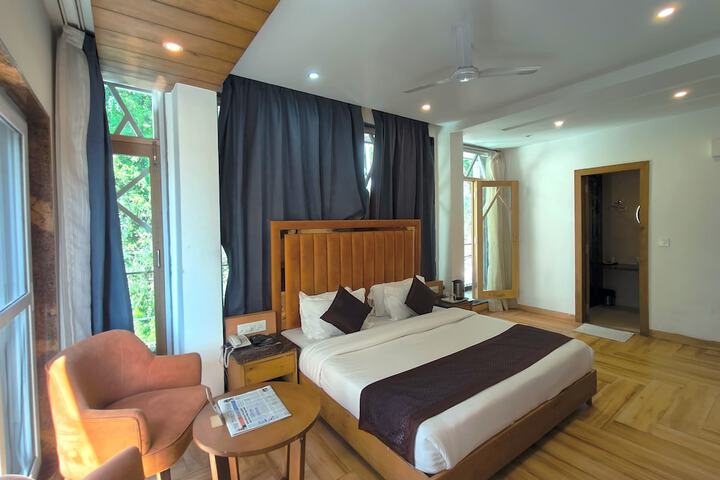 Room 8 of 35
