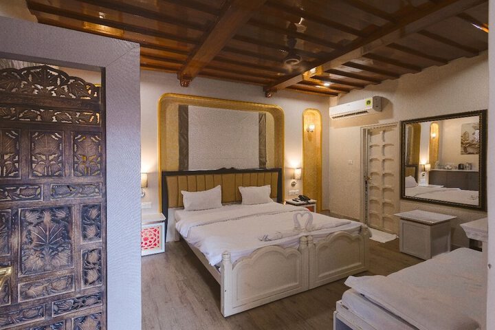 Room 40 of 64