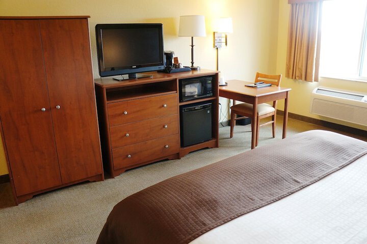 1 King Bed Accessible (1 of 32)