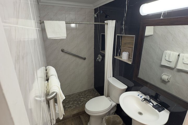 Room 14 of 18