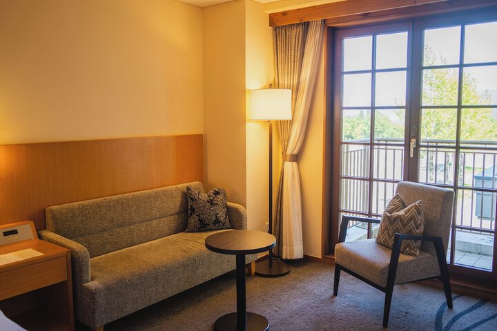 Room 40 of 223