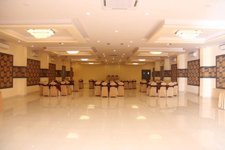 Ballroom/Hall 26 of 40