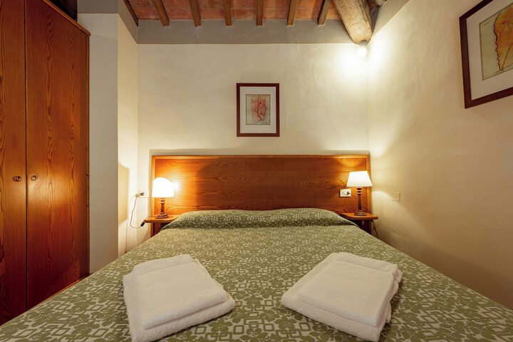 Room 34 of 196