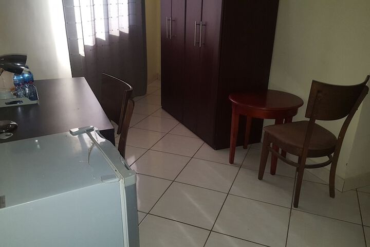 Room 14 of 32